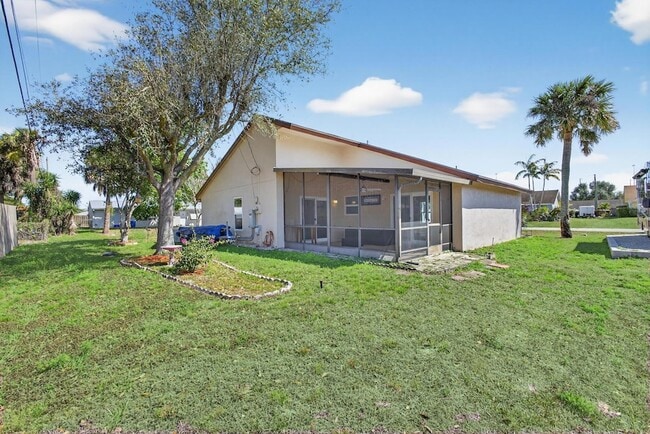 Building Photo - 6223 Kendrick St