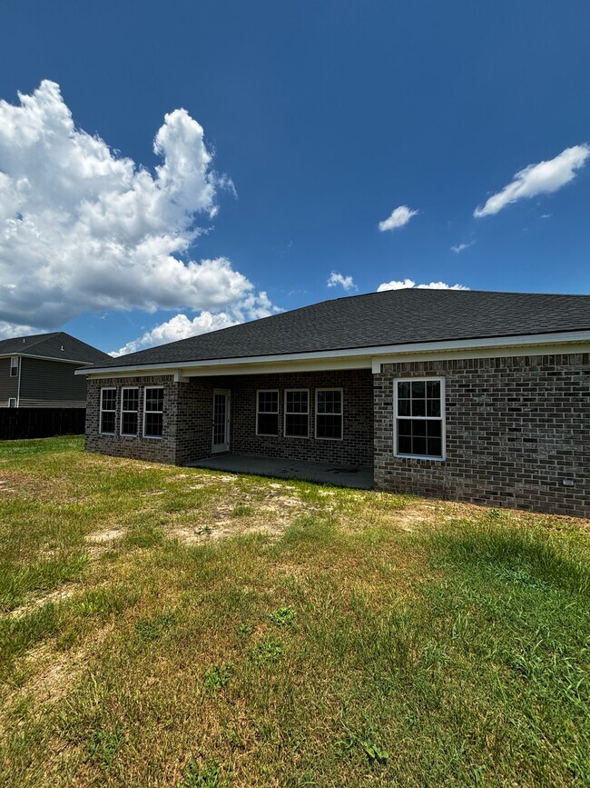 Building Photo - 267 Akins Rnch Rd NE