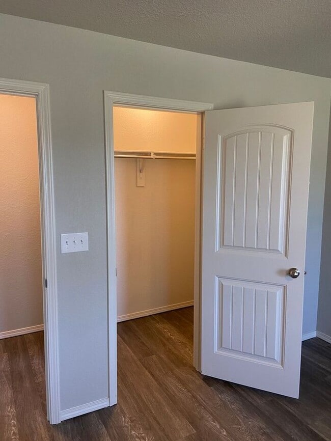 Building Photo - Discover Modern Living | Charming 3-Bedroom, 2-Bath Home in White Oak Crossing