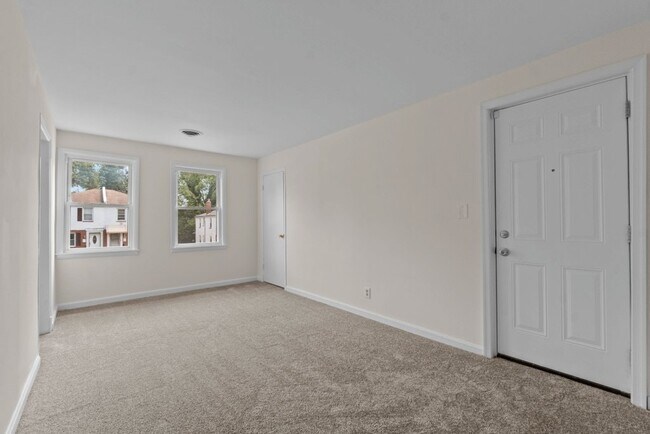 Building Photo - 5410 Belle Vista Ave