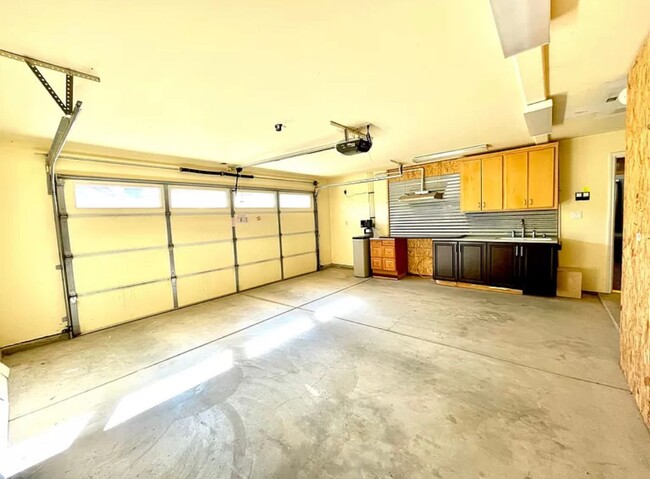 Building Photo - 5302 Doble Aguila Way