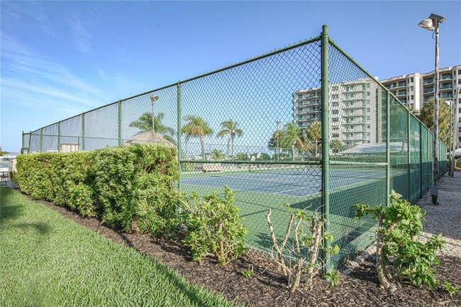 Building Photo - 660 Island Way