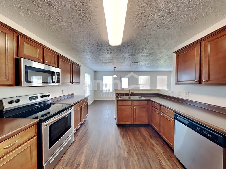 Building Photo - 1015 Patmore Ln