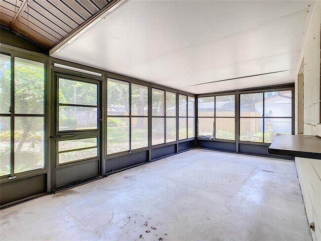 Building Photo - 5515 Albert Dr