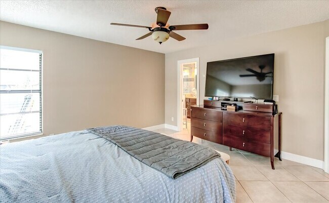 Building Photo - 848 Bucksaw Pl