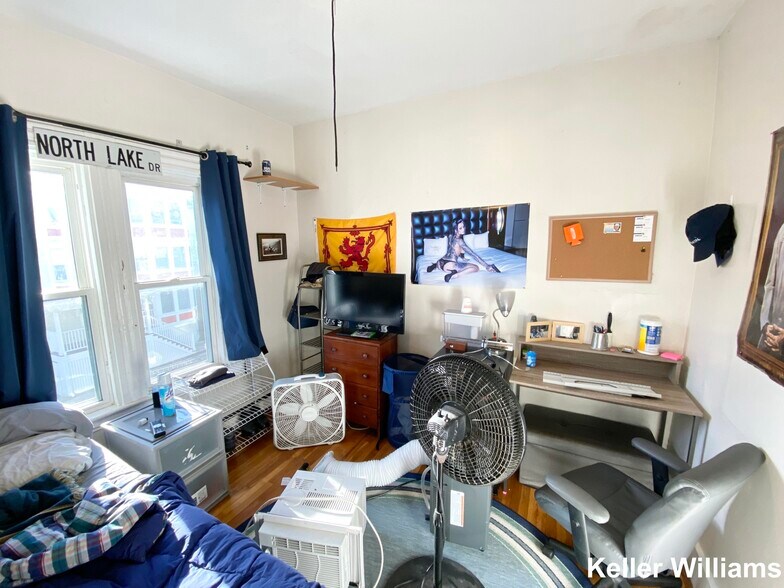 Building Photo - 61 Hillside St