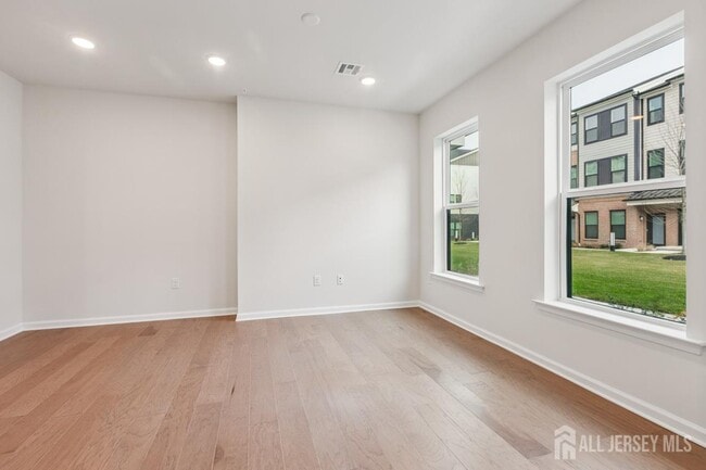 Building Photo - 214 Jessie Pl