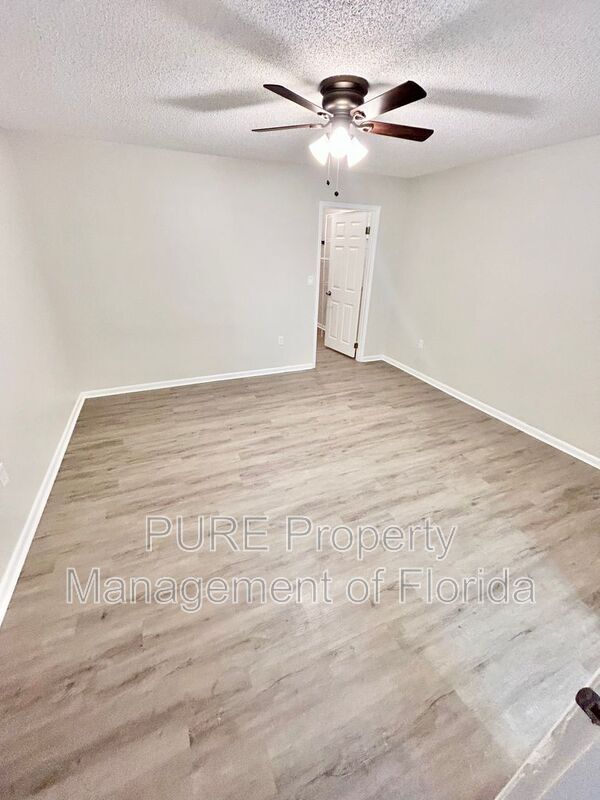 Building Photo - 3135 SW 97th St