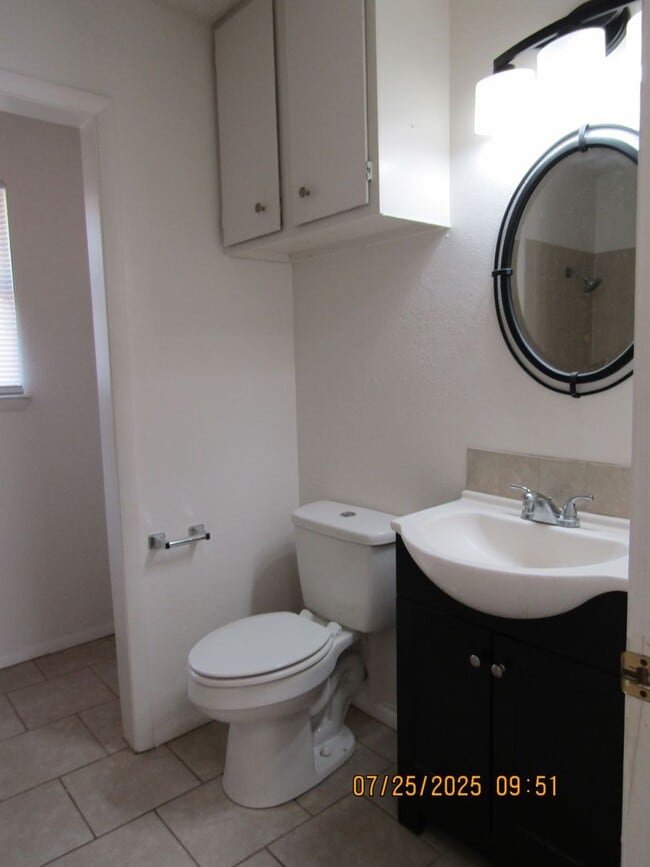 Building Photo - Very nice two-bedroom townhome, located in...