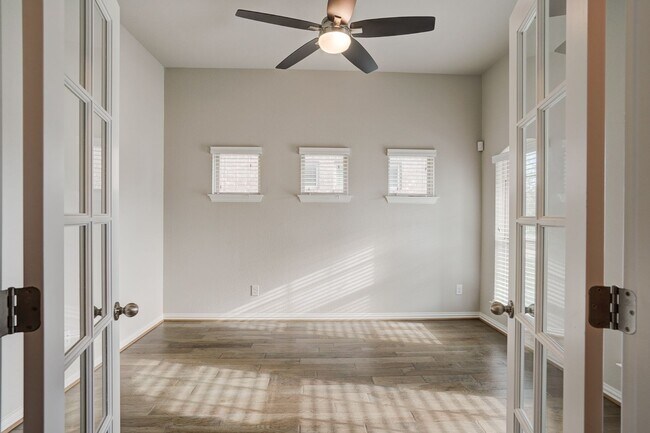 Building Photo - Warm & Inviting 4 Bedroom, 2 Bath House for Rent