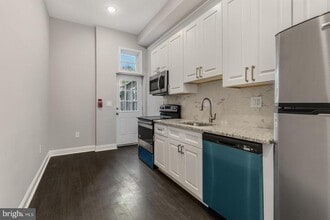 Building Photo - 624 N 35th St