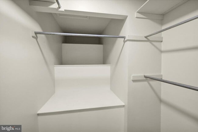 Building Photo - 1613 Shoey Rd