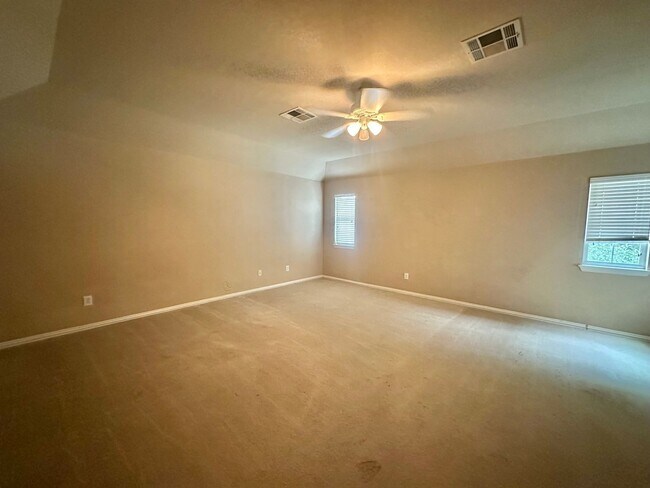 Building Photo - 4 BED 2.5 BATH IN PFLUGERVILLE TX!!! New Management