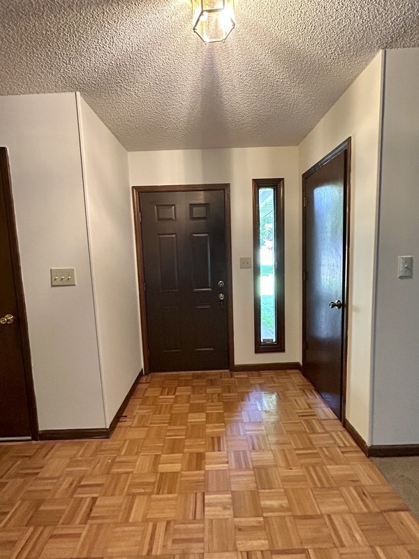 Building Photo - 6521 Danbrook Park Dr