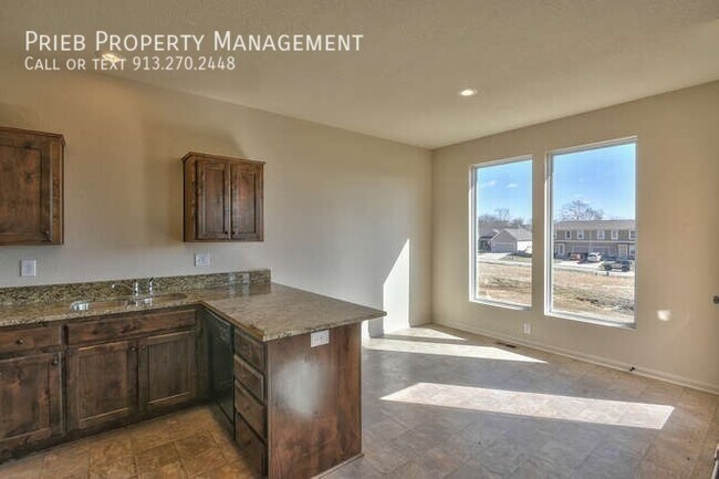 Building Photo - 214 N Ferrel St