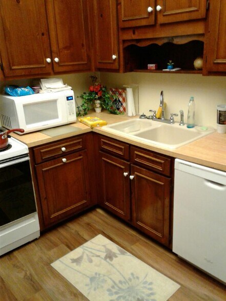 Building Photo - 6225 Olde Towne Dr