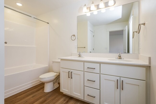 Building Photo - Spacious 3-Bed, 2.5-Bath Pet-Friendly Home with Central Air & 2-Car Garage! - Available NOW!