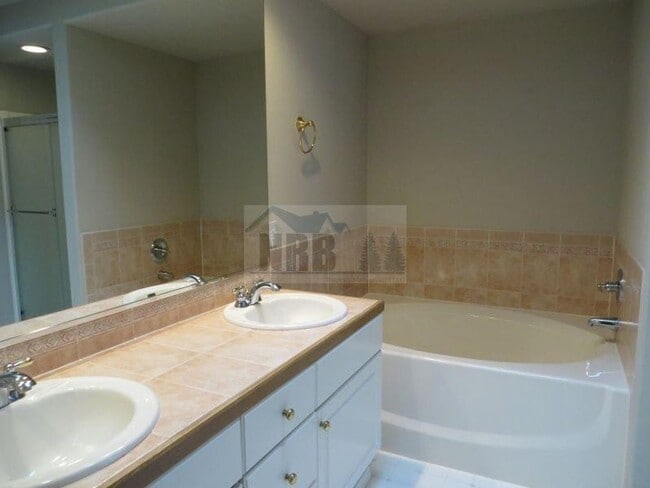 Building Photo - Enchanting, Elegant and Immaculate Home in...