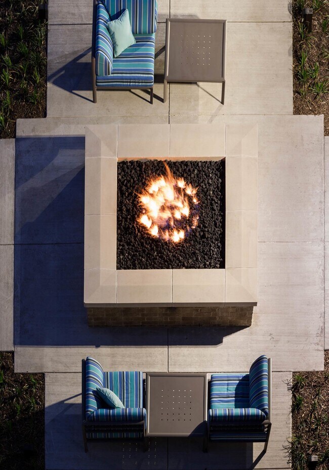 Building Photo - Hello Movie House, Hello 1 Bed Apartment