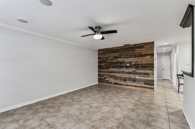 Building Photo - 3122 W Hartnett Ave