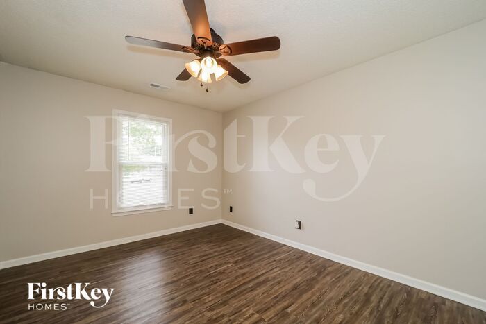 Building Photo - 16 Hickory Knoll Ct