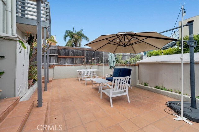 Building Photo - 606 Loma Dr