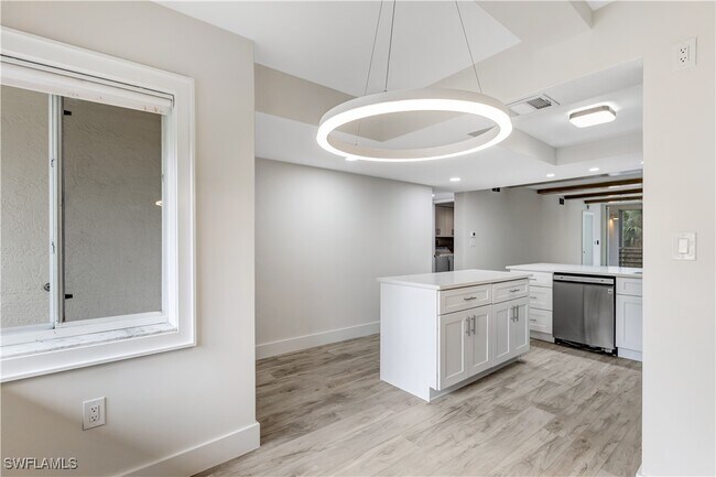 Building Photo - 15171 Cedarwood Ln