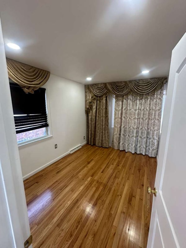 Building Photo - 109-19 Ditmars Blvd