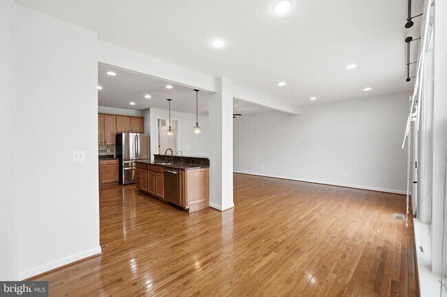 Building Photo - 21253 Park Grove Terrace