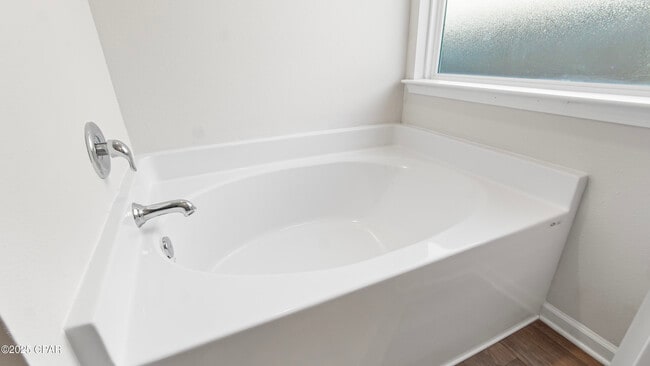 Building Photo - 4028 Silver Spur Rd