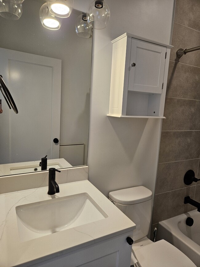 Building Photo - 4610 Woodland Park Ave N