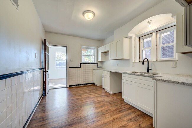 Building Photo - 3754 Dunnica Ave