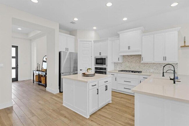 Building Photo - 378 Carpenter Hill Dr