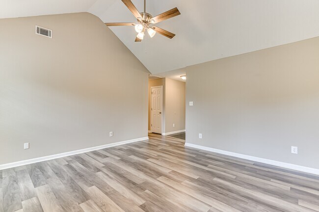 Building Photo - 4416 Hatteras Dr