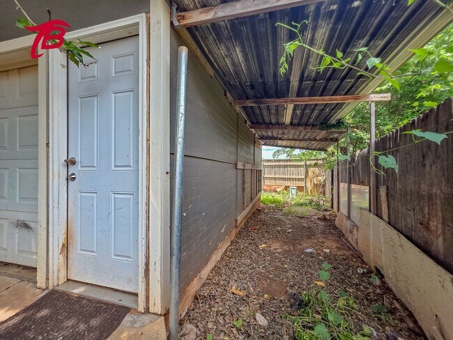 Building Photo - Charming 4-Bedroom Home with Spacious Yard