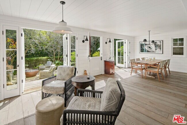 Building Photo - 821 Nowita Pl