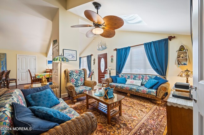 Building Photo - 204 Randall Ave