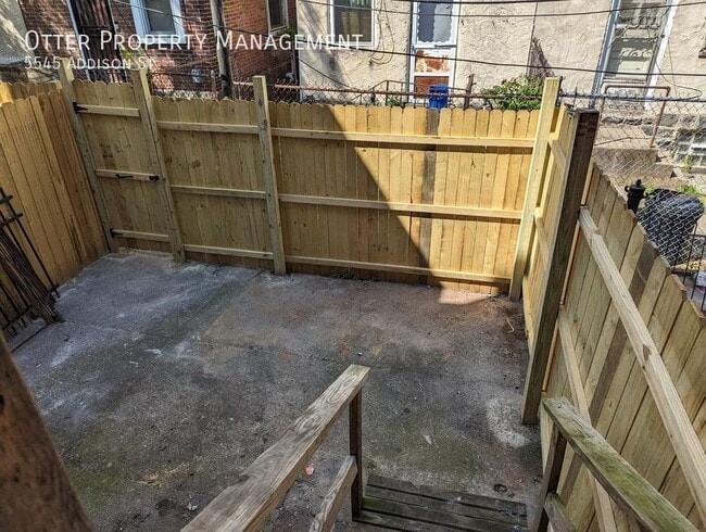 Building Photo - 5545 Addison St