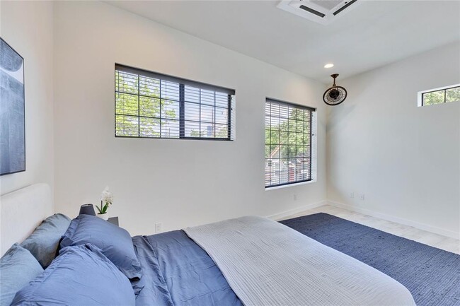 Building Photo - 808 Lydia St