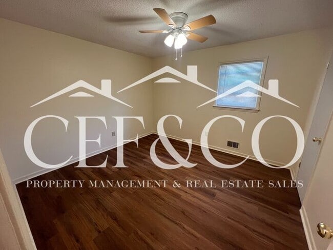 Building Photo - ? Beautifully Remodeled 3 Bedroom Home – S...