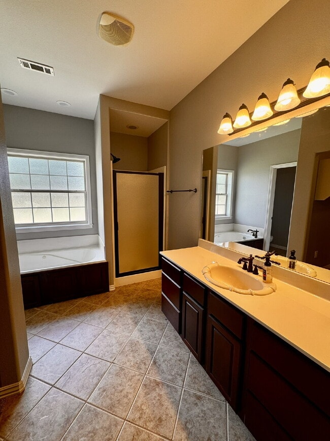 Building Photo - 6108 S 39th Pl