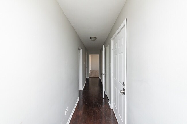 Building Photo - 3058 N Kostner Ave