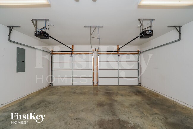 Building Photo - 125 Ridgefield Ln