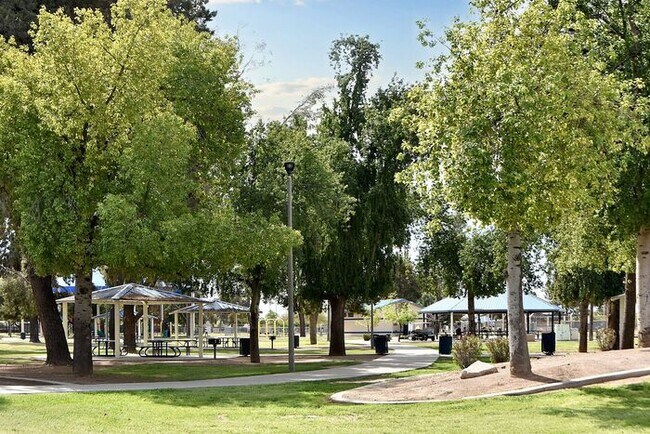 Building Photo - COMING SOON! Great Location! Lovely 3Bedroom Plus/ 2Bathroom Chandler Home!