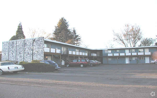 Primary Photo - Field View Apartments