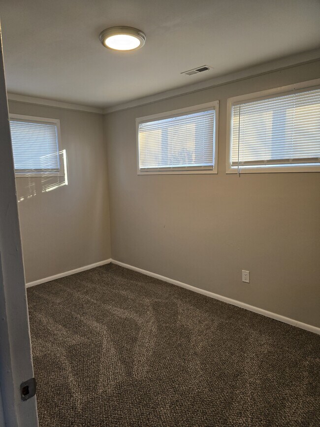 Building Photo - 12867 Westbrook St