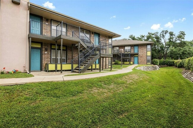 Building Photo - 7685 Northcross Dr