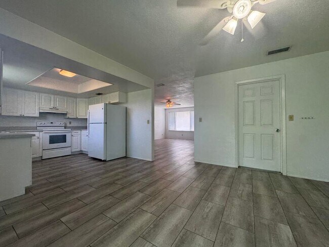 Building Photo - 2/2 in Ormond by the Sea