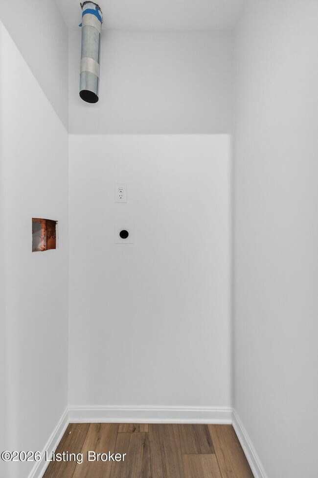 Building Photo - 508 Lilly Ave