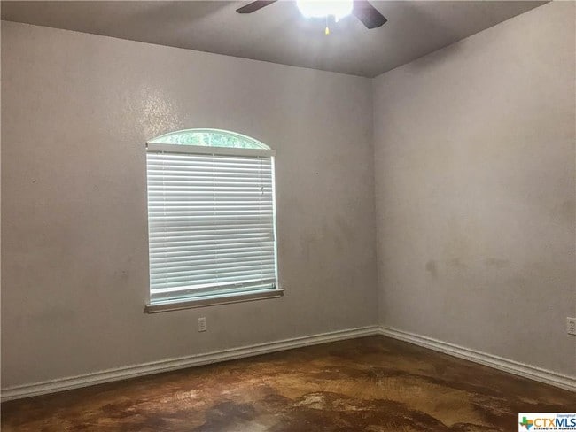Building Photo - 1080 Rainbow Dr